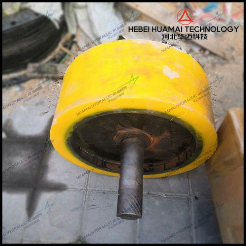 華邁聚氨酯翻新掛膠輪 耐磨PU澆注包膠加工與非標生產全解析