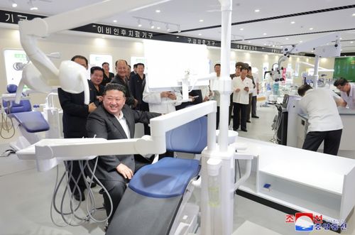 金正恩視察三家重要工廠企業，強調企業管理與戰略發展